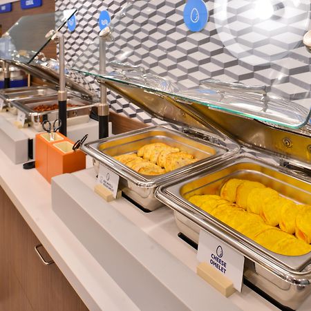 克米特智选假日套房酒店 外观 照片